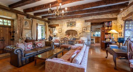 EXCLUSIVITE - Secteur Carlux - Magnifique Propriété de charme en pierre sur 3ha48 avec piscine chauffée