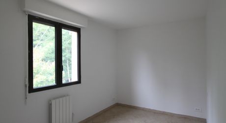 SECTEUR GOURDON - Maison contemporaine - deux appartements indépendants sur environ 4500 m² arborés