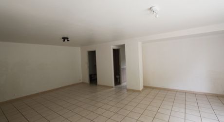 SECTEUR GOURDON - Maison contemporaine - deux appartements indépendants sur environ 4500 m² arborés