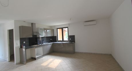 SECTEUR GOURDON - Maison contemporaine - deux appartements indépendants sur environ 4500 m² arborés