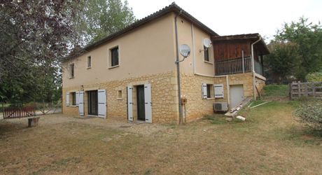 SECTEUR GOURDON - Maison contemporaine - deux appartements indépendants sur environ 4500 m² arborés
