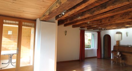 Secteur Figeac - Agréable Maison de village en pierre avec grange, parking et jardin