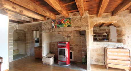 Secteur Figeac - Agréable Maison de village en pierre avec grange, parking et jardin