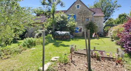Secteur Labastide Murat - Lumineuse et grande Maison Quercynoise avec espace jardin arboré 