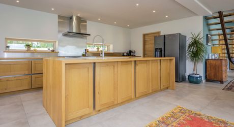 EXCLUSIVITE - Remarquable Propriété de charme avec vue imprenable sur 2ha72 avec piscine 