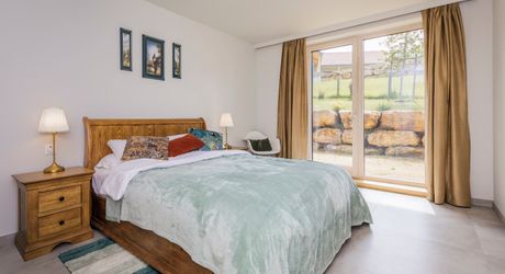 EXCLUSIVITE - Remarquable Propriété de charme avec vue imprenable sur 2ha72 avec piscine 
