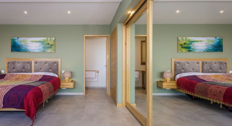 EXCLUSIVITE - Remarquable Propriété de charme avec vue imprenable sur 2ha72 avec piscine 