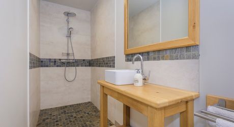 EXCLUSIVITE - Remarquable Propriété de charme avec vue imprenable sur 2ha72 avec piscine 