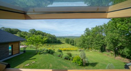 EXCLUSIVITE - Remarquable Propriété de charme avec vue imprenable sur 2ha72 avec piscine 