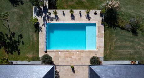 EXCLUSIVITE - Remarquable Propriété de charme avec vue imprenable sur 2ha72 avec piscine 