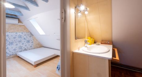 SECTEUR GOURDON - Propriété en pierre comprenant maison et dépendances sur 