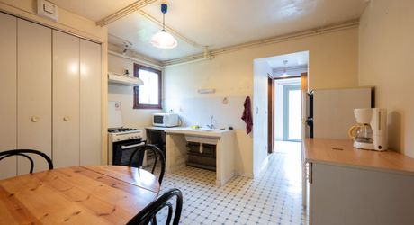 SECTEUR GOURDON - Grande Maison de construction traditionnelle avec appartement et garage sur 2ha87