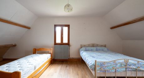 SECTEUR GOURDON - Grande Maison de construction traditionnelle avec appartement et garage sur 2ha87