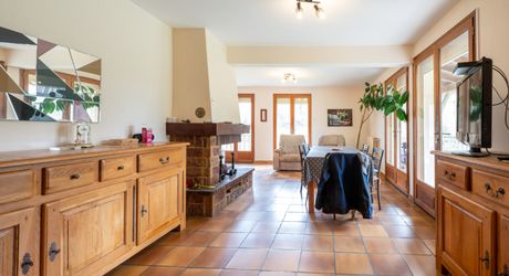 SECTEUR GOURDON - Grande Maison de construction traditionnelle avec appartement et garage sur 2ha87