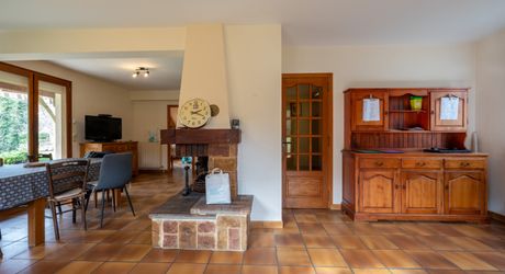 SECTEUR GOURDON - Grande Maison de construction traditionnelle avec appartement et garage sur 2ha87