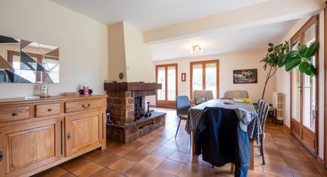 SECTEUR GOURDON - Grande Maison de construction traditionnelle avec appartement et garage sur 2ha87