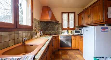 SECTEUR GOURDON - Grande Maison de construction traditionnelle avec appartement et garage sur 2ha87