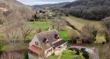 SECTEUR GOURDON - Grande Maison de construction traditionnelle avec appartement et garage sur 2ha87