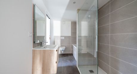 EXCLUSIVITE - Secteur Gourdon - Belle Demeure Quercynoise Contemporaine avec dépendances sur 1ha95 