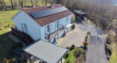 Secteur Carlux - Ravissante Maison en excellent état avec vue imprenable, piscine chauffée et garage