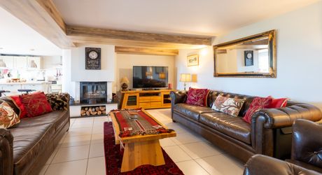 Secteur Carlux - Ravissante Maison en excellent état avec vue imprenable, piscine chauffée et garage