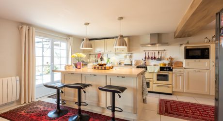 Secteur Carlux - Ravissante Maison en excellent état avec vue imprenable, piscine chauffée et garage