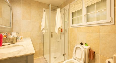 Secteur Carlux - Ravissante Maison en excellent état avec vue imprenable, piscine chauffée et garage