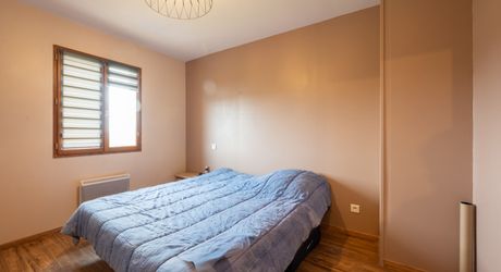 Secteur Sarlat - Grande et lumineuse Maison 5 chambres au calme sur 4177 m² avec piscine