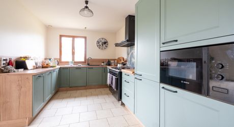 Secteur Sarlat - Grande et lumineuse Maison 5 chambres au calme sur 4177 m² avec piscine