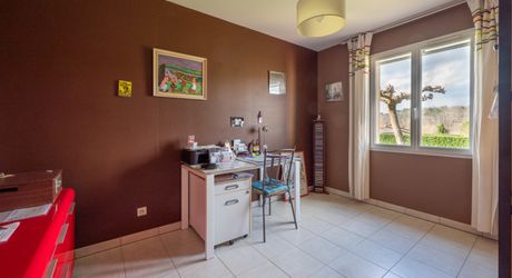 Secteur Gourdon - Agréable et lumineuse Maison de plain pied avec double garage, piscine sur 1998 m² clos 