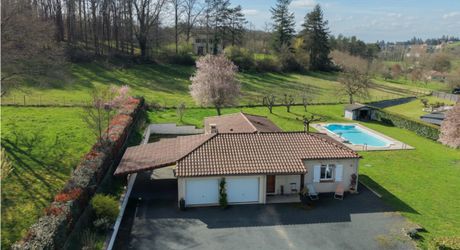 Secteur Gourdon - Agréable et lumineuse Maison de plain pied avec double garage, piscine sur 1998 m² clos 