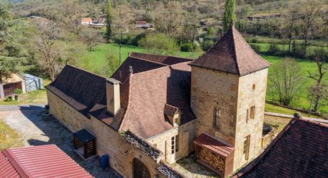 EXCLUSIVITE - Secteur Gourdon - Demeure de caractère de charme et dépendances sur 18ha avec vue