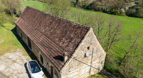 EXCLUSIVITE - Secteur Gourdon - Demeure de caractère de charme et dépendances sur 18ha avec vue
