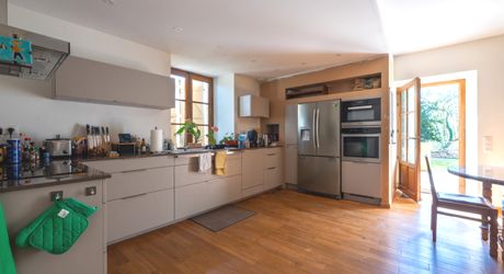 EXCLUSIVITE - Secteur Gourdon - Demeure de caractère de charme et dépendances sur 18ha avec vue