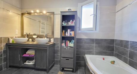 Secteur Coeur de Causse - Superbe propriété contemporaine avec piscine dans un cadre de vie privilégié