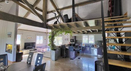 Secteur Coeur de Causse - Superbe propriété contemporaine avec piscine dans un cadre de vie privilégié