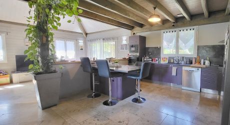 Secteur Coeur de Causse - Superbe propriété contemporaine avec piscine dans un cadre de vie privilégié