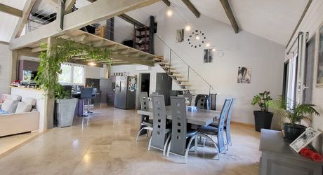 Secteur Coeur de Causse - Superbe propriété contemporaine avec piscine dans un cadre de vie privilégié