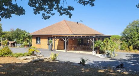 Secteur Coeur de Causse - Superbe propriété contemporaine avec piscine dans un cadre de vie privilégié