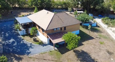 Secteur Coeur de Causse - Superbe propriété contemporaine avec piscine dans un cadre de vie privilégié