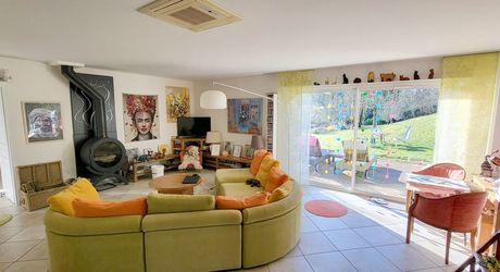 SECTEUR GOURDON - Au calme, Agréable Maison de plain-pied avec dépendance, garage sur 2500 m² arborés