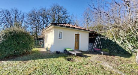 SECTEUR GOURDON - Au calme, Agréable Maison de plain-pied avec dépendance, garage sur 2500 m² arborés