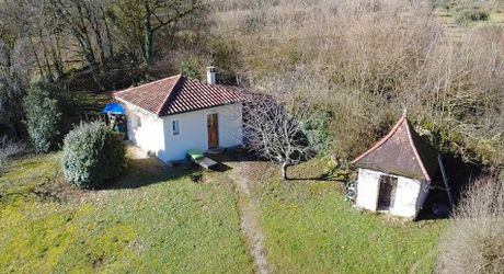 SECTEUR GOURDON - Au calme, Agréable Maison de plain-pied avec dépendance, garage sur 2500 m² arborés