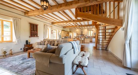 EXCLUSIVITE - Secteur SARLAT - Belle propriété de charme en pierre sur 4410 m² arborés en situation dominante