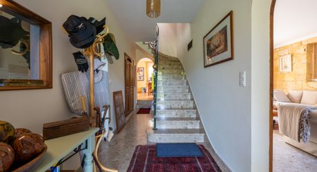 EXCLUSIVITE - Secteur SARLAT - Belle propriété de charme en pierre sur 4410 m² arborés en situation dominante