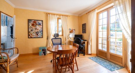 EXCLUSIVITE - Secteur SARLAT - Belle propriété de charme en pierre sur 4410 m² arborés en situation dominante