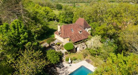 Secteur Gourdon - Maison de charme en pierre au calme avec piscine sur 1790 m² boisés