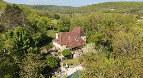 Secteur Gourdon - Maison de charme en pierre au calme avec piscine sur 1790 m² boisés