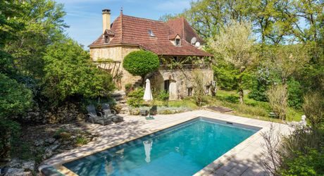Secteur Gourdon - Maison de charme en pierre au calme avec piscine sur 1790 m² boisés