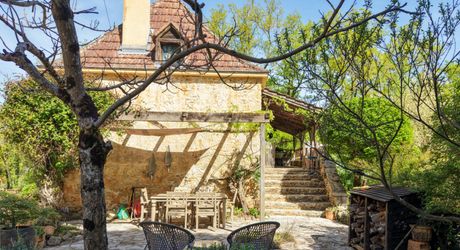 Secteur Gourdon - Maison de charme en pierre au calme avec piscine sur 1790 m² boisés